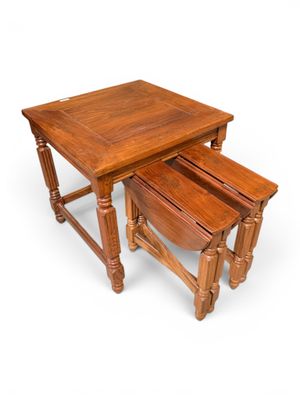 Table basse en bois exotique à décor de filets de laiton déc…
