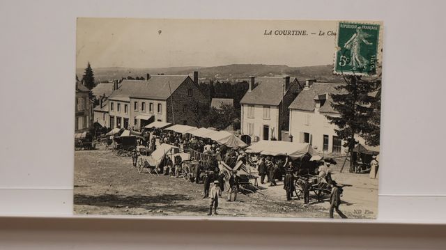 La Courtine : Le champ de foire. Ed. N.D.9. TBE.