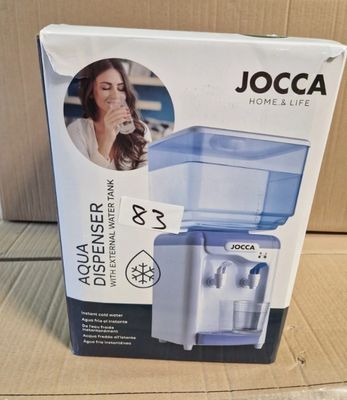 la boîte d'un purificateur d'eau posée sur un carton