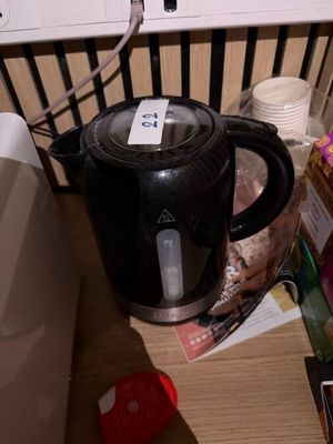 1 bouilloire (Ref. 22) VENTE AUX ENCHERES PUBLIQUES APRES LI…