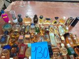 de nombreux parfums différents sur la table
