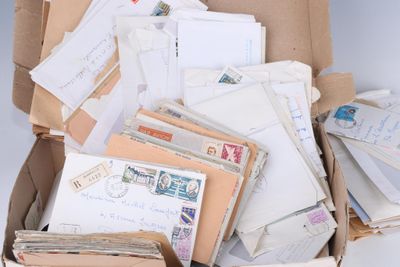 1 Carton Marcophilie Nombreux courriers au départ de Madagas…