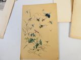 une photo représentant une image d'abeilles et de fleurs posées sur une table