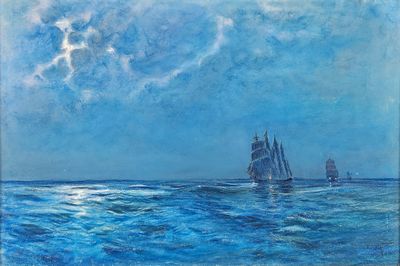 une peinture à l'huile représentant un voilier au milieu d'une vaste étendue d'eau