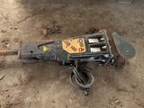 une petite machine posée sur le sol