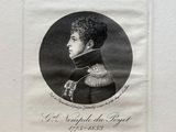 une vieille photo en noir et blanc d'un homme en uniforme