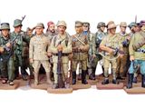 de nombreuses figurines de soldats rassemblées les unes à côté des autres