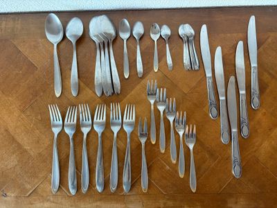 PRADEL EXCELLENCE - couverts en inox comprenant : - 6 fourch…