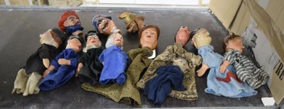 Ensemble de marionnettes à gaine, têtes composition et papie…