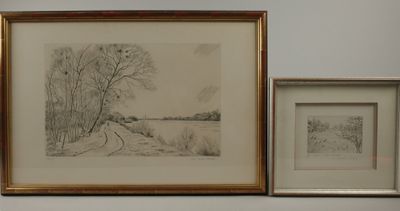 deux dessins encadrés représentant des arbres et une route dans une pièce