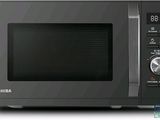 une image d'un four à micro-ondes noir sur fond blanc