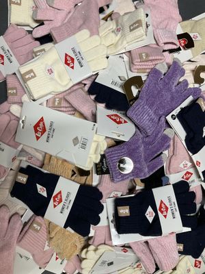 Lot de 70 paires de gants - Photo 1