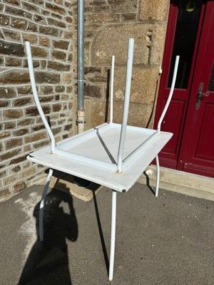 Ensemble de 4 tables rectangulaires métalliques blanches à p…