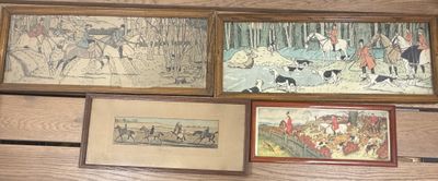 de nombreuses photos encadrées sur le mur d'une pièce