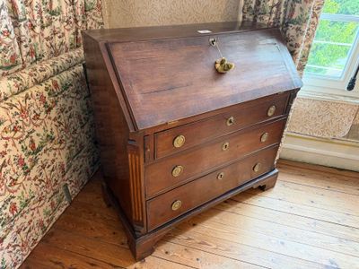 Bureau scriban en acajou, placage d'acajou et filets de bois…