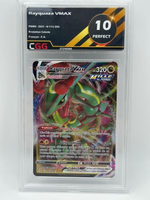 un gros plan d'une carte Pokémon dans son emballage en plastique