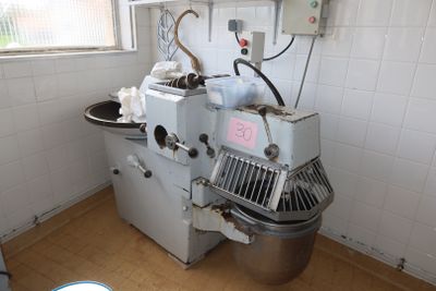 (jud - TVA récupérable) situé à MONTLUCON : Trijumelé ancien…