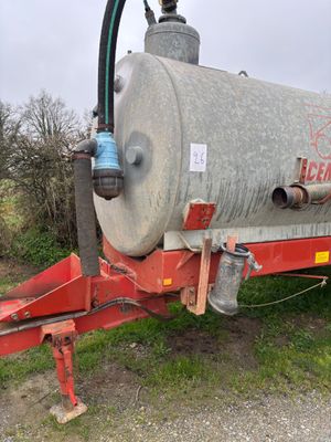 Benne à lisier DEMAREST type TL6700, année 2002 - Photo 1