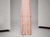 une image d'une robe sur un mannequin