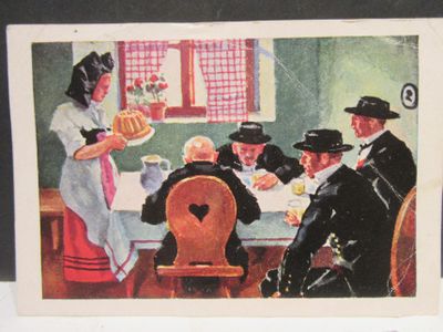 une photo d'une photo représentant une femme en train de servir un repas à un groupe de personnes