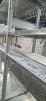 Un lot de 3 colonnes de rayonnage en acier galvanisé en très… (photo 3)