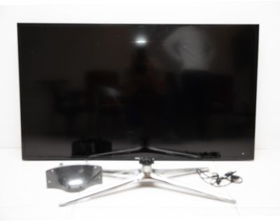 une photo d'une télévision à écran plat posée sur une table