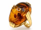 un gros plan d'une bague sertie d'une grosse pierre d'ambre