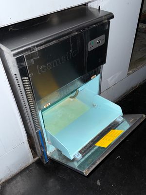 Machine à glaçons professionnelle. - Photo 1