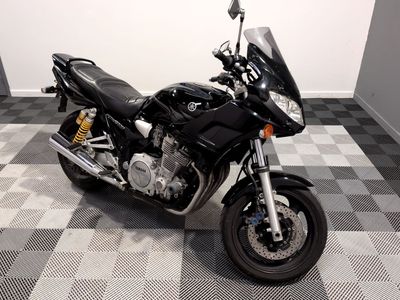 YAMAHA - XJR1300 - ES - Mise …