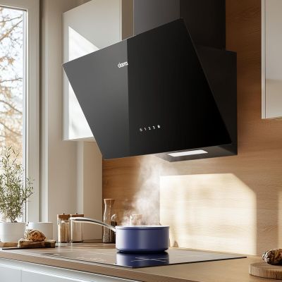 une plaque de cuisson avec une casserole dessus, dans une cuisine