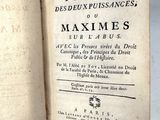 un vieux livre ouvert sur une table