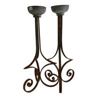 Paire de chandeliers en fer forgé, support en bronze
