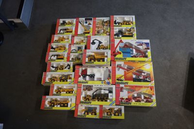 JOAL Ensemble d'engins de travaux publics taille réduite Don… - Photo 1