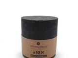 un gros plan d'un pot de savon sur fond blanc