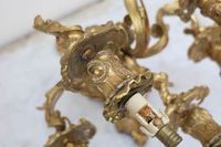 Paire d'appliques en bronze ciselé et doré à quatre bras de … (photo 5)
