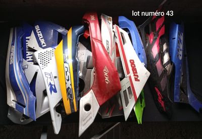 Caches latéraux + flanc de carenage, diverses marques…