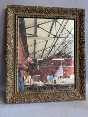 Glace encadrement bois et stuc orné de fleurettes 52,5x63,5 …