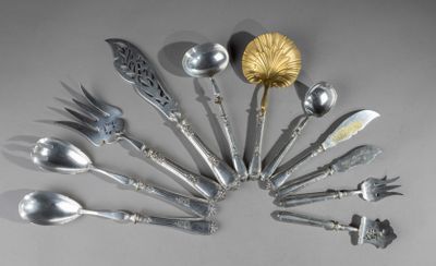 Service à mignardises, manche en argent fourré et diverses p… - Photo 1