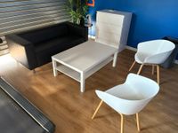 Espace détente : canapé, table basse, 2 fauteuils enveloppan…
