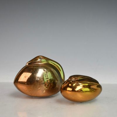 paire de salières et poivrières en verre doré et vert