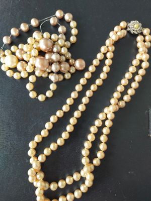 Collier de perles fantaisie en chute