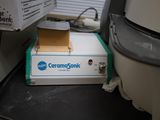 a box that is sitting on top of a machine