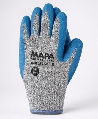 une paire de gants gris et bleus sur fond blanc