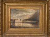 une peinture à l'huile représentant un château au bord d'un lac, avec des montagnes en arrière-plan