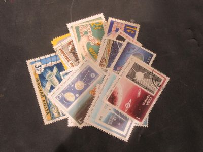 Lot DE Timbres Thematique Espace .
