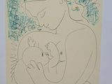 l'image d'un dessin représentant une femme tenant un bébé