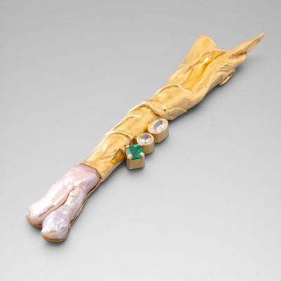 DEMARET Pendentif Important pendentif sculpture en or jaune …
