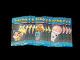 Quatre cartes à collectionner Pokémon sont représentées en rangée sur un fond noir