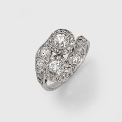an art deco diamond and platinum ring