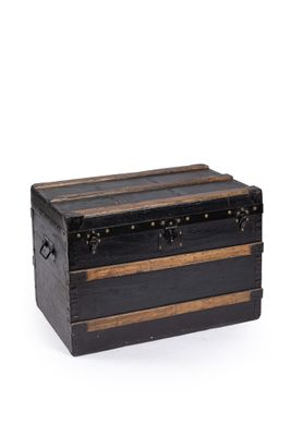 Louis VUITTON Rue Scribe n°200410 circa 1898 - Malle en toil…